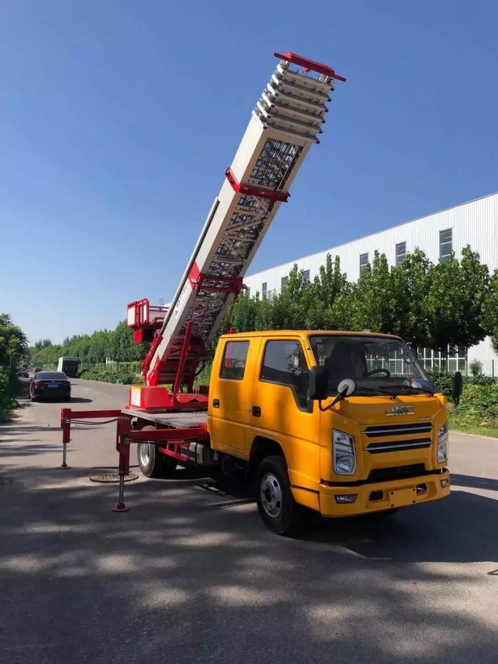 黄平附近的云梯车出租服务：轻松解决高空作业需求