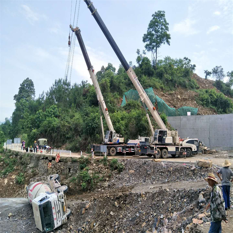 黄平汽车掉沟里叫吊车救援要多少钱