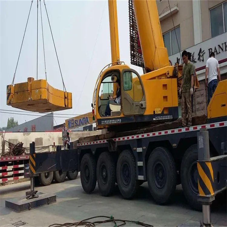 黄平当地吊车出租|机器吊装|75吨|工厂搬迁服务